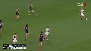 Lachie Sullivan's first kick first goal 🤩