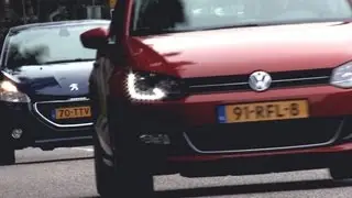 Volkswagen Polo vs. Peugeot 208 (English subtitled)