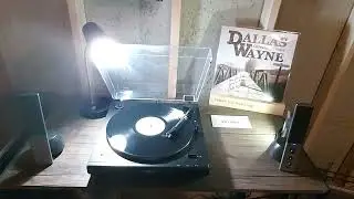 Dallas Wayne (featuring Bill Anderson) - He Even Brought Her Flowers [vinyl]