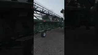 Погрузите John Deere 645FD на 48-футовый полноприводный высокоскоростной прицеп Unverferth | John...