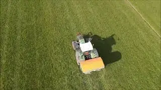 Loonbedrijf Wierda B.V. aan het kunstmest strooien met de nieuwe Amazone Za-V