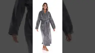Alexander Del Rossa Women&rsquo;s Robe, Plush Fleece Hooded Bathrobe withbuy to click description