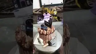 Chocolate nutella walnut chocochip cake with yummy cakesicles❣😋😋 #nutellacake #chocolatecake