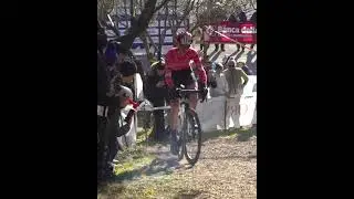 Salita, impennata, stile puro. Michele Careri mostra che il CX giovanile non ha limiti.
