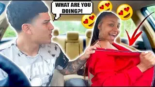 FLASHING STRANGERS WHILE MY BOYFRIEND DRIVES TO SEE HOW HE REACTS...
