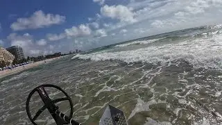 Treasures Unearthed: Shallow Water Metal Detecting Adventures! 🌊🔍💎