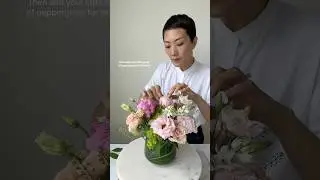 Step by step peony arrangement #flowerarrangement #flowerarranging #flowerclass #peony #rose