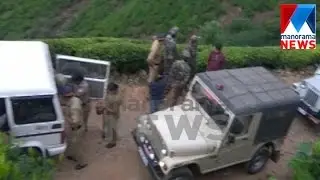 Natives attempt to block way of the evacuation team in Munnar | Manorama News
