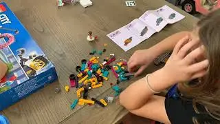 Speed building Lego Friends &ldquo;Andrea&rsquo;s Car & Stage&rdquo; #41390