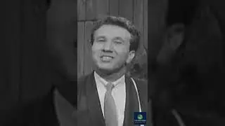 Why Marty Robbins Carried a Gun On Stage #shortsfeed #outlawcountry  #countrymusic