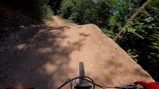 Mountain Bike Trail POV #140 Devils Elbow into Lift Off, Coast Gravity Park. (4K)