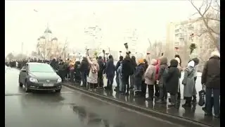 Navalny's family and supporters gather for funeral despite heavy police presence