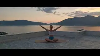 10 minutes yoga body awareness flow for Beginners