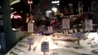 Pike place seattle salmon throwing