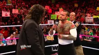 Мик Фоли принимает вызов CM Punk на бой «Команда Фоли против Команды Панка» на Survivor Series: R...
