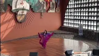 Dança cigana com pandeiro