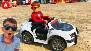 Super-Héros Adam sur la Voiture Electrique Police Sauve La Princesse Ramina