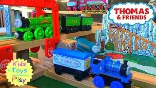Thomas and Friends Wooden Play Table | Playtime with our New Thomas Train Surprises