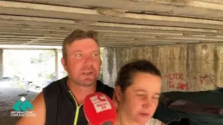 Coppia di origine rumena costretta a vivere sotto un ponte: comunità si mobilita per aiutare