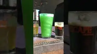So Fun!! Green & Gold Glitter Beer from Brew Glitter&reg; | www.brewglitter.com