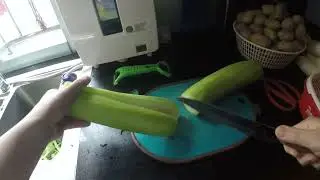 POV: Real Guy Cooking Simple Vietnamese Family Lunch &ndash; Pork Omelette with Boiled Winter Melon + Rice