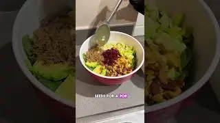 Here's how to make a PERFECT salad! #salad #healthyeating #cooking101 #eatwell