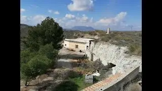 68,000 Euros. 3 rural cave houses with land and excellent views near Cullar, Granada Ref. v2584