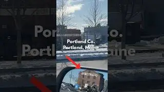 Голубое небо в Портленде, штат Мэн - Самолеты и поезда