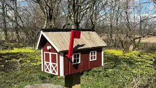 Marking Our Boundaries 📭 #rurallife #folkart #boundaryart #mailboxb #rural