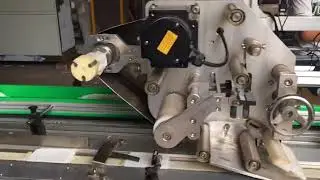 DCL28 Full automatic baby wipe plastic lid applicator machine