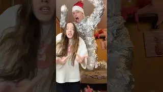 ГУГУ ГАГА ПРЫГНУЛ НА МЕНЯ😭КВИНКА В ШОКЕ ПОД ПЕСНЮ ПРО ГУГУ ГАГА😂#роблокс #игры #смешное #квинка