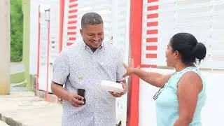 Cada vez que le esta haciendo un mandado a la esposa, Lo olvida