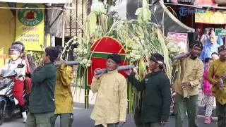 Kirab Gunungan Bodo Kupat Di Umbulharjo