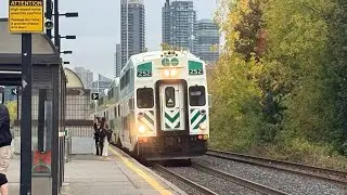 Old cab car! GO E1970 Pulling into TMC