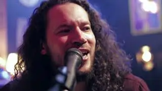 Nos Mesmos Cora&ccedil;&otilde;es - A Outra Margem