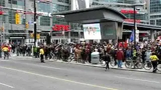 Toronto No-Prorogue Rally - the Crowd at Dundas Square