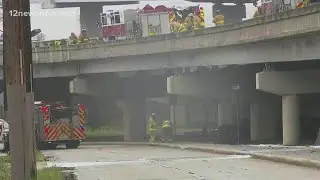 18-wheeler full of bees spills on San Antonio highway