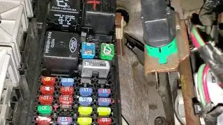 2005 Ford Taurus Blower Motor Fuse & Relay, Circuit Explained
