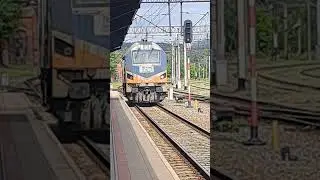 311D - 10 odjeżdża ze stacji Kłodzko Gł&oacute;wne