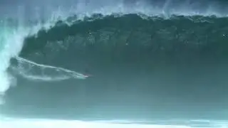 Mr Uluwatu service.Tow in Andrei DOLPHIM in Massive  SWell at BALI INDONESIA SURVIVOR