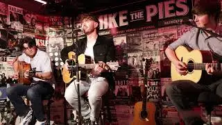 Bryan Murphy at Mike The pies