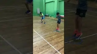 Improve your explosive split step with this exercise🤩 #badmintontraining