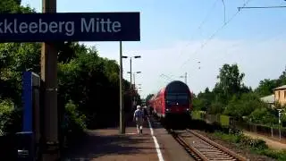 Eisenbahn kreuzt Stra&szlig;enbahngleise - Markkleeberg-Mitte