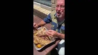 HENTIESBAAI se LEKKERTE is daai gebakte Steenbra se kop, Niks meer as Sout, peper en suurlemoensap.