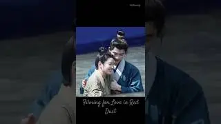 She is clinging to him and he is so hot for helping #徐若晗 #XURUOHAN #LoveInRedDust #WANGXINGYUE