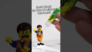 Should I KRAGLE The Piece Of Resistance Onto Emmet? The Lego Movie #lego #legomovie #legominifigures