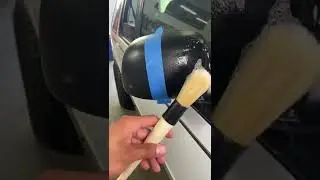 Recuperar el brillo negro en los pl&aacute;stico del auto