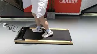 Lijiujia wholesale wristband remote control wooden design LED screen convenient moving treadmill