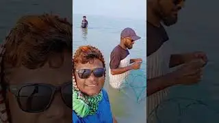 পদ্মা নদীর জেলেরা কিভাবে মাছ ধরে দেখুন। Banglar Chele Abdur Razzak Khan। Bangladesh 2025