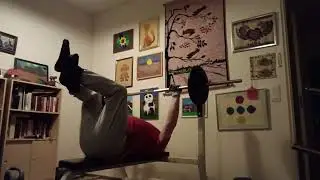 @ Sotilaspenkkipunnerrusta levytangolla 61 kiloa 